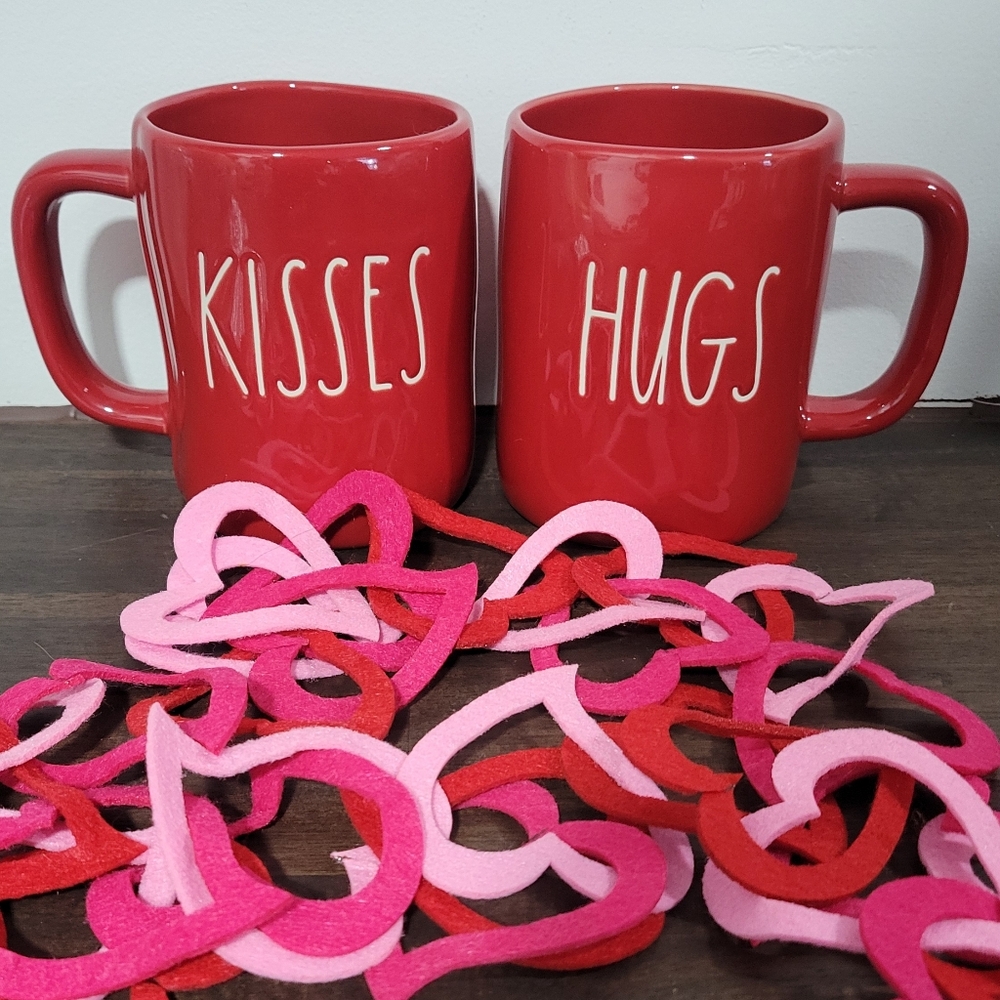 Rae Dunn - Kisses & Hugs Double-sided Mugs